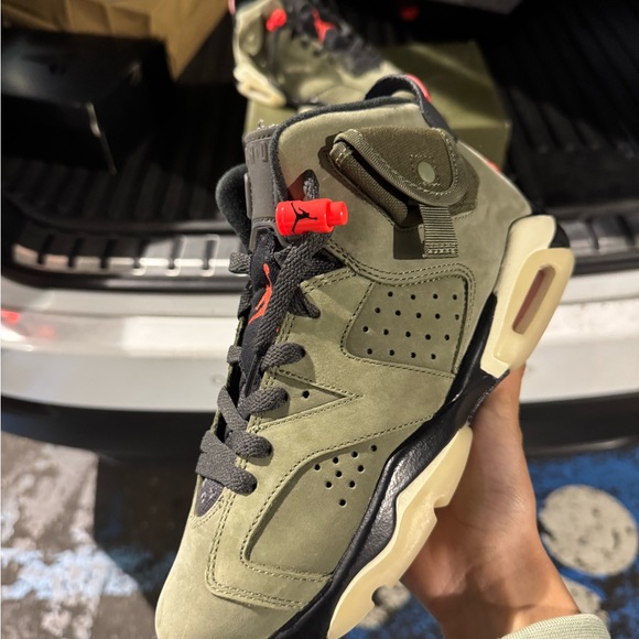 Jordan 6 Travis Scott olive - Picture 2 of 6